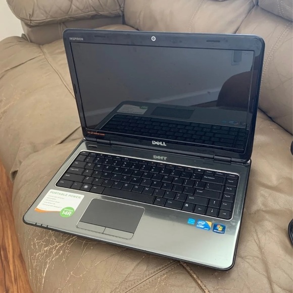 Dell Laptop - Picture 2 of 6